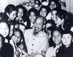 Ai yêu Bác Hồ Chí Minh hơn thiếu niên nhi đồng